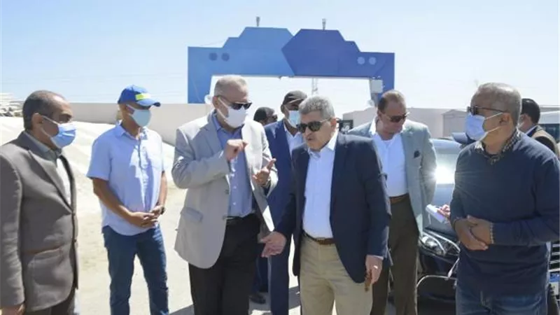 رئيس هيئة قناة السويس: بدء استزراع أسماك الدنيس والبلطى بإجمالى ٢,٥ مليون سمكة