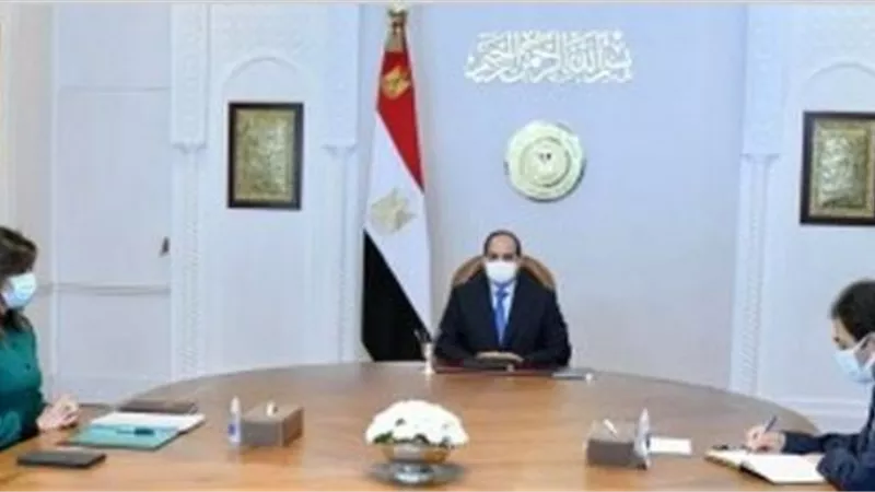 الرئيس السيسي يطمئن على سلامة وأوضاع الجالية المصرية في أوكرانيا