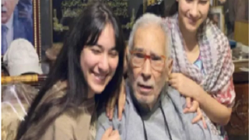 نجل عبد الرحمن أبو زهرة: أسعد لحظات حياته وسط أحفاده ويارب يعدي العملية على خير