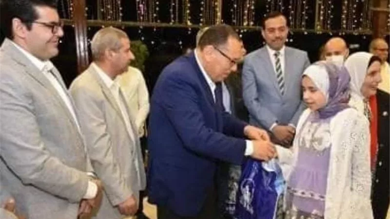 محافظ الشرقية يُشارك طلاب التربية الخاصة ومديري ووكيلي الإدارات الافطار الجماعي بنادي الربيع