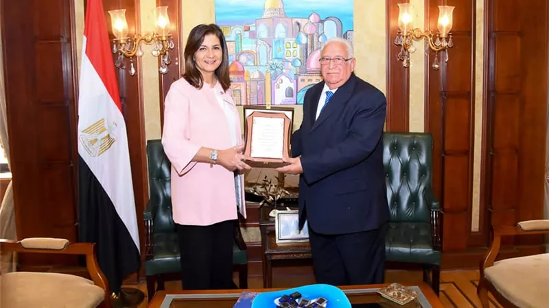 وزيرة الهجرة تبحث التعاون مع رئيس مجلس أمناء صناع الحياة مصر