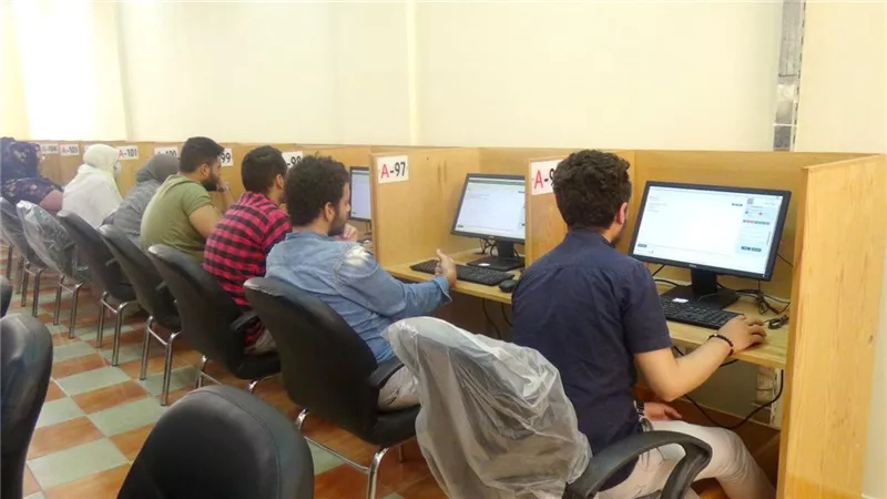 رئيس جامعة المنيا : طلاب طب المنيا بدأو اليوم الامتحانات الالكترونية
