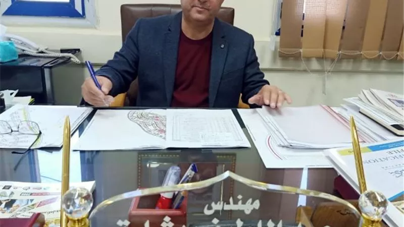 رئيس جهاز مدينة الشروق يتابع تنفيذ أرصفة المشاة بالمدينة