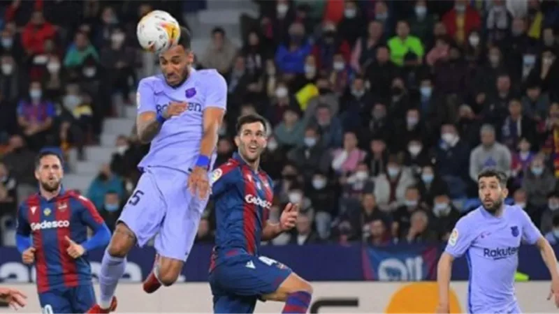برشلونة يحقق فوزا قاتلا أمام ليفانتي بالدوري الإسباني