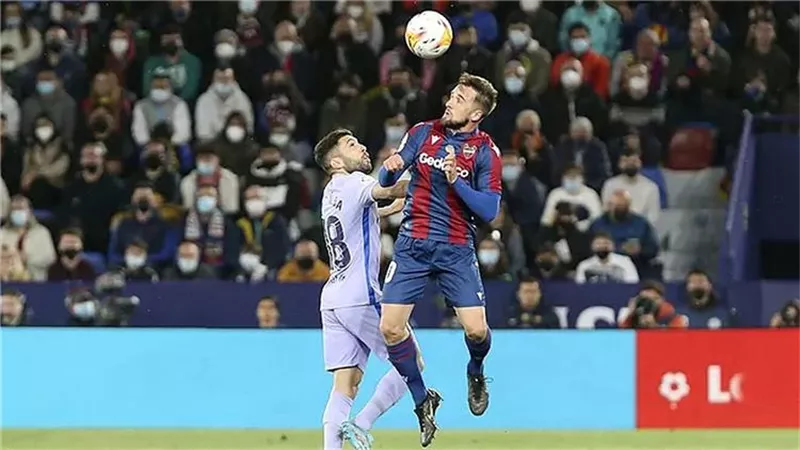 نجم ليفانتي: لعبنا أفضل من برشلونة.. ولكن كفائتهم أعلى