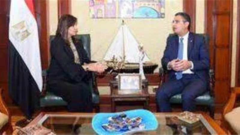 وزيرة الهجرة تبحث مع البريد المصري استفادة المصريين بالخارج من الخدمات البريدية