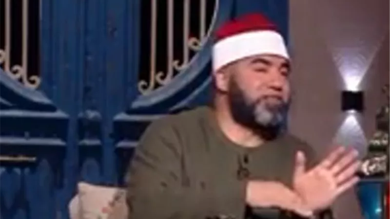 فى رسالته لمملكة سبأ جرد سليمان عليه السلام اسمه من النبوة ولم يذكر الله اولاً فلماذا