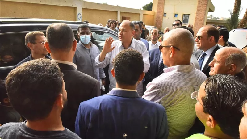 محافظ أسيوط يتفقد أعمال إنشاء المركز الطبي الشامل بقرية أبوكريم بديروط بتكلفة 36 مليون جنيه