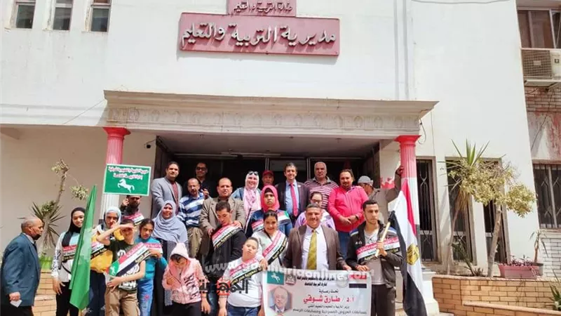 وكيل وزارة التعليم بالشرقية يستقبل فريق طلاب مدارس التربية الفكرية المشاركين في مسابقة العروض المسرحية والرسم بالأسكندرية