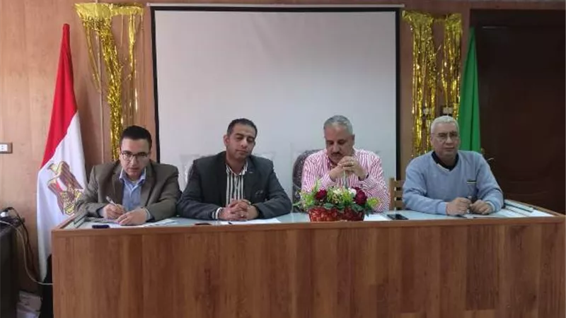 وكيل الشباب والرياضة بالقليوبية يجتمع بالهيكل الادارى والفنى لمشروعات التنمية الرياضية بالمحافظة
