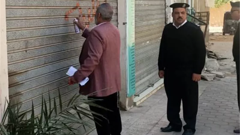 مندور: جهاز بدر ينفذ 20 إزالة ويغلق 60 محل بالتعاون مع شرطة التعمير.. بالصور