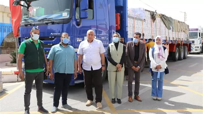 محافظ الوادى الجديد يشهد وصول ١٠٠٠٠ كرتونة غذائية للاولى بالرعاية