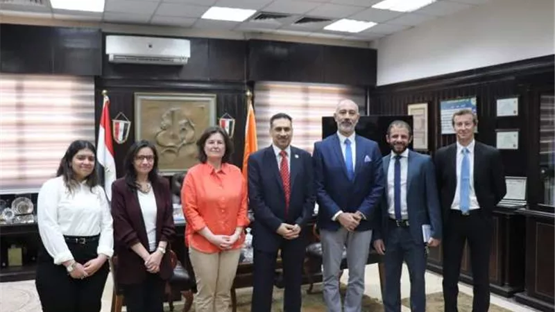 رئيس جامعة السوربون في كلية الاقتصاد والعلوم السياسية بالقاهرة