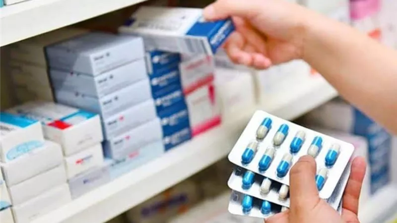 اتحاد الصناعات ينفي زيادة أسعار الأدوية.. 