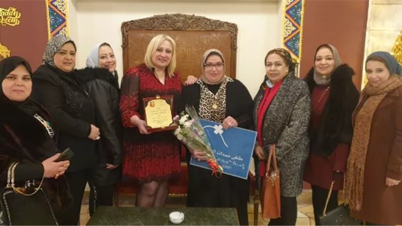 ملتقي سيدات الثغر يكرم مرڤت خليل رئيس الاتحاد العام للمصريين في الخارج ببريطانيا