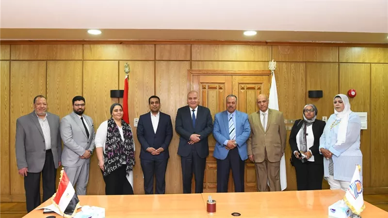 محافظ قنا يشهد توقيع بروتوكول تعاون لتنفيذ مركز خدمي حضاري بنقادة