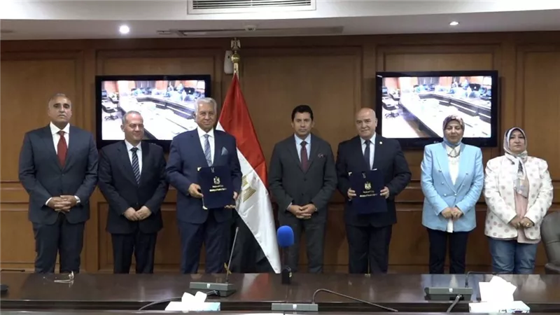 وزير الشباب يشهد توقيع بروتوكول بين الوزارة والاكاديمية العربية للعلوم الإدارية والمالية والمصرفية