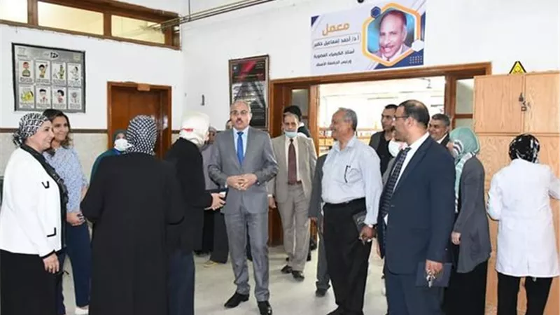 رئيس جامعة القناة يفتتح قاعات ومعمل الدكتور أحمد خضير..صور
