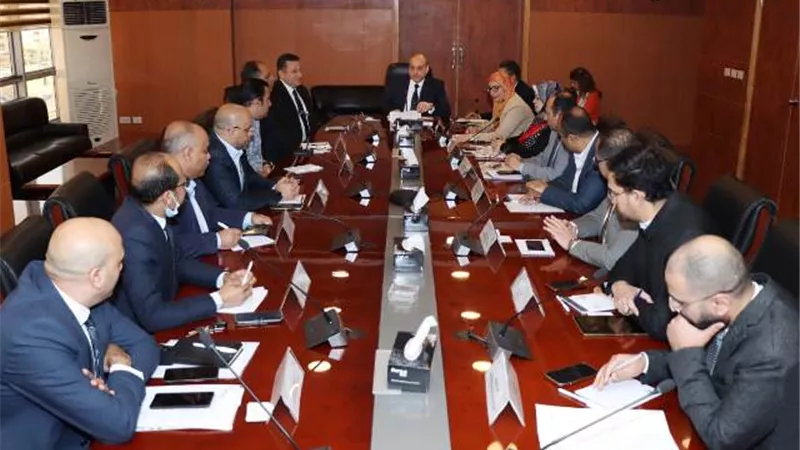 أنباء سارة من اجتماع رئيس هيئة التنمية الصناعية بمستثمرى القاهرة الجديدة.. بالصور
