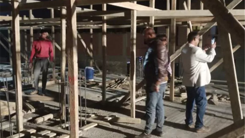 محافظة الجيزة: ضبط ٦ حالات بناء عقارات بالمخالفه ليلا بمركز ومدينة الصف