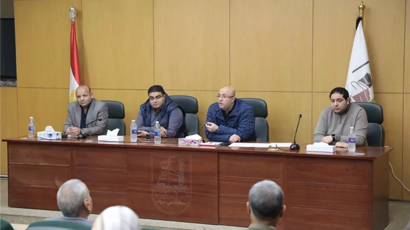 محافظ بنى سويف يتابع موقف توريد القمح والأسعار وحياة كريمة