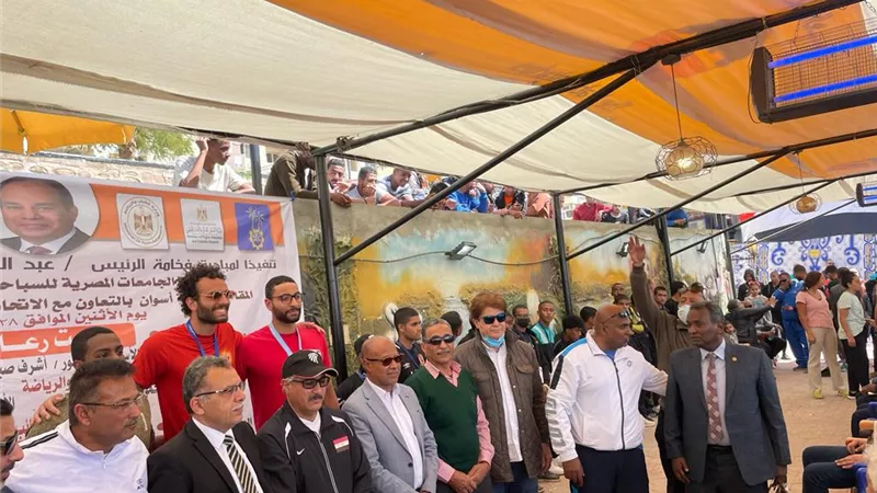 طلاب جامعة عين شمس يحتلون مراكز متقدمة في بطولة لعبة الكياك والسباحة