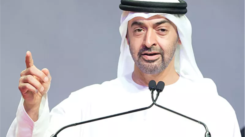 ولي عهد أبوظبي يهنئ ولي عهد أبوظبي بنجاح العملية الجراحية