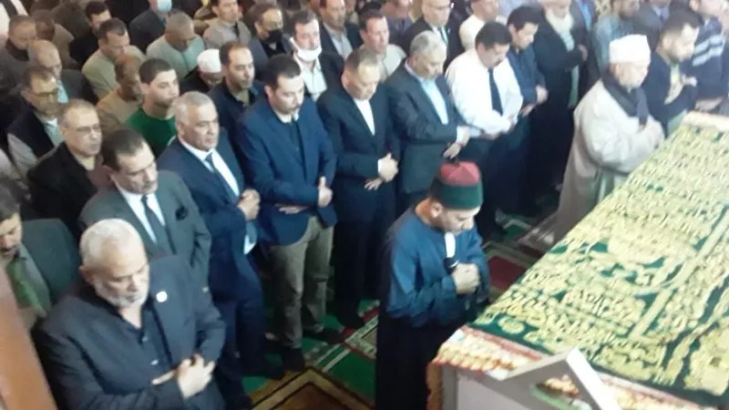 محافظ الشرقية يؤدي واجب العزاء في وفاة سكرتير عام المحافظة الأسبق