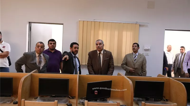 رئيس جامعة الأزهر يتفقد مركز الاختبارات الإلكترونية بمدينة نصر .. صور