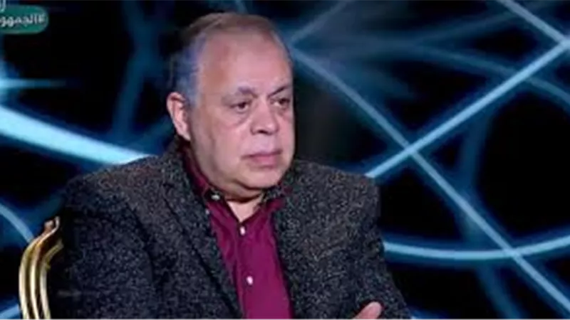 اشرف زكى عن حلا شيحة 