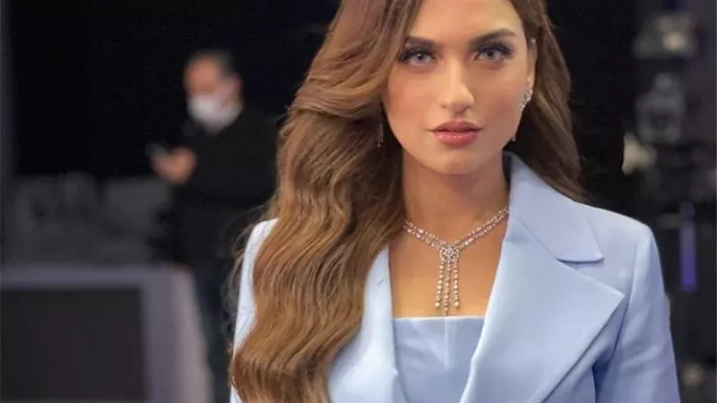 بإطلالة كلاسيكية.. ياسمين عز تشارك متابعيها أحدث ظهور