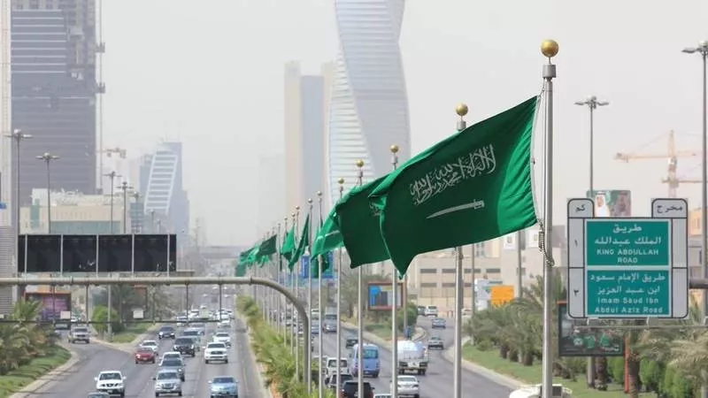 صحيفة سعودية: اقتصاد المملكة يواصل مسيرته نحو تحقيق مستهدفات رؤية 2030