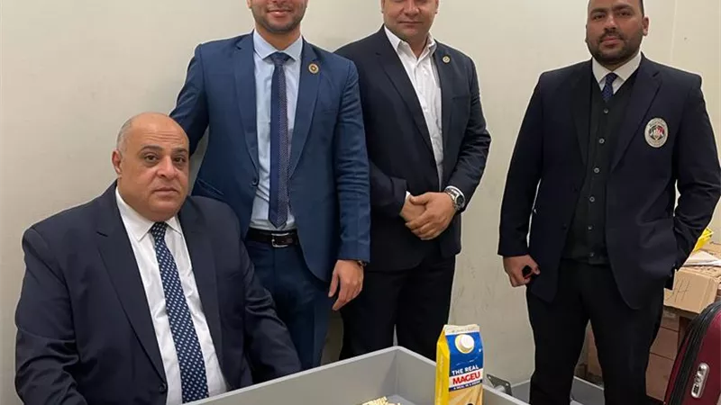 ضبط راكب يحاول تهريب أقراص مخدرة داخل عبوات غذائية