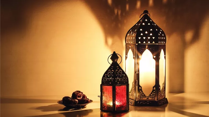 عدد ساعات الصيام وموعد الافطار اليوم السادس عشر من شهر رمضان