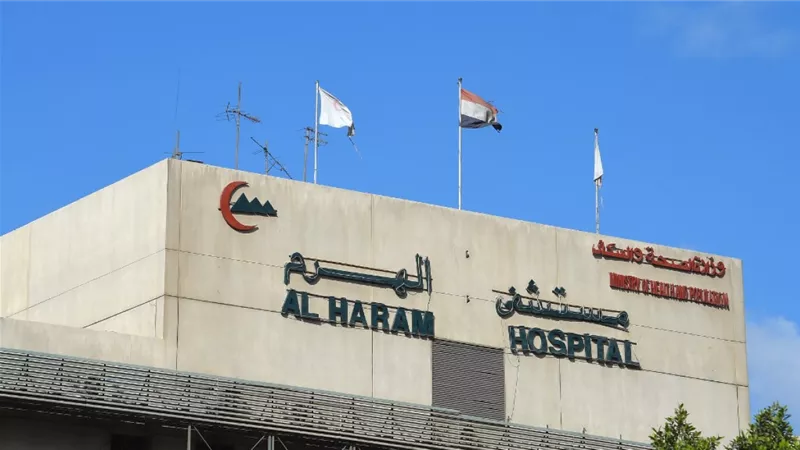 الهرم التخصصي تنجح في اجراء ٣ حالات قسطرة مخية علاجية