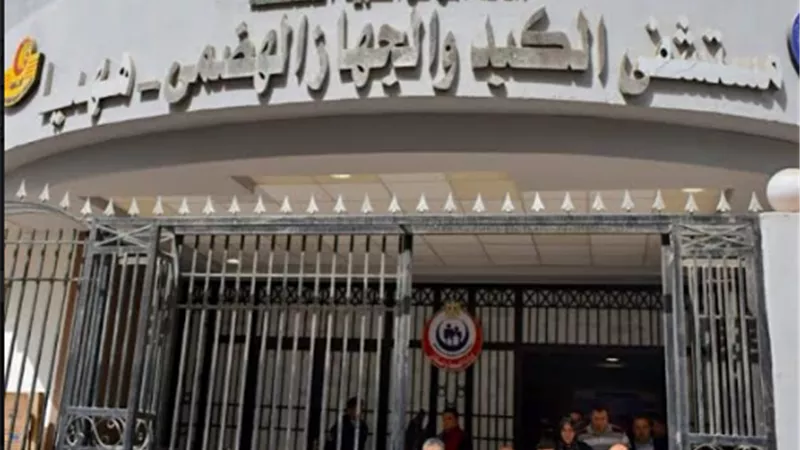 وكيل وزارة الصحة بالشرقية يتفقد مستشفي الكبد والجهاز الهضمي بههيا