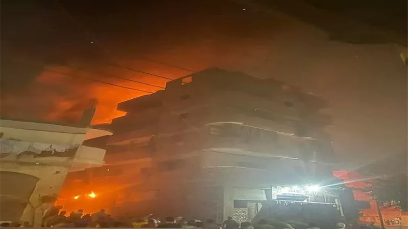 حريق هائل فى 4 منازل بمنطقة الحرس الوطني بمدينة بنها ..صور وفيديو