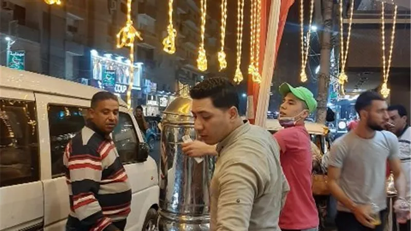 مدينة الزقازيق تشن حملة موسعة لرفع الإشغالات المخالفه لإيجاد السيولة المرورية بشارع طلبه عويضة
