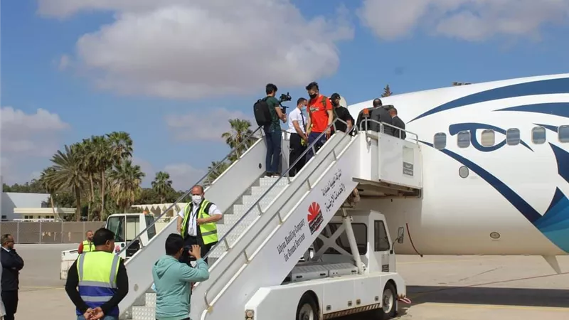 استئناف الرحلات بين القاهرة و بنغازي بعد توقف 11 عاما..صور