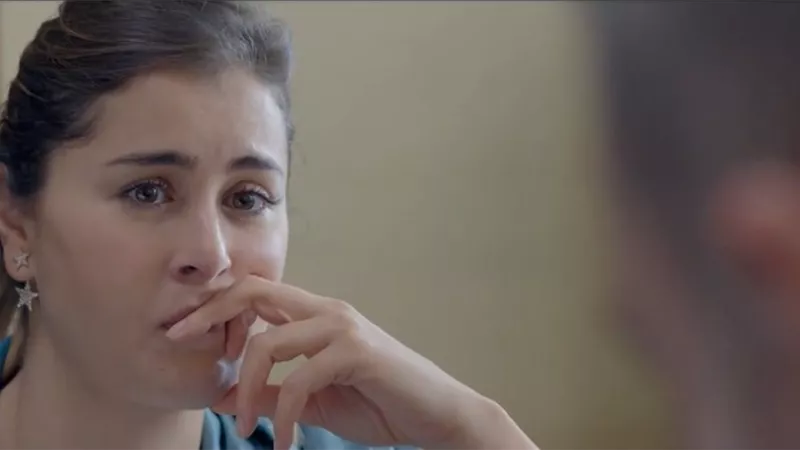 عائشة بن أحمد تُسجن والدها وتلجأ لهاني سلامة في 
