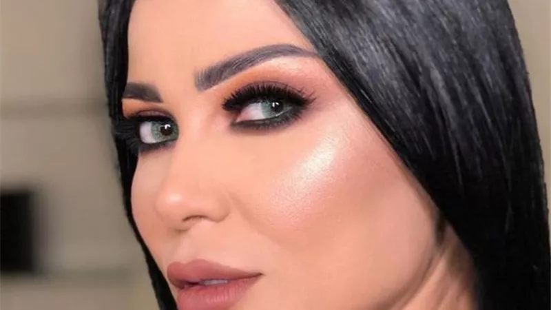 منى ممدوح تتألق عبر إنستجرام بمكياج ناعم