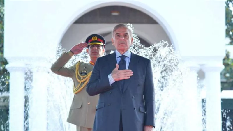 الحكومة الباكستانية الجديدة تؤدي اليمين الدستورية