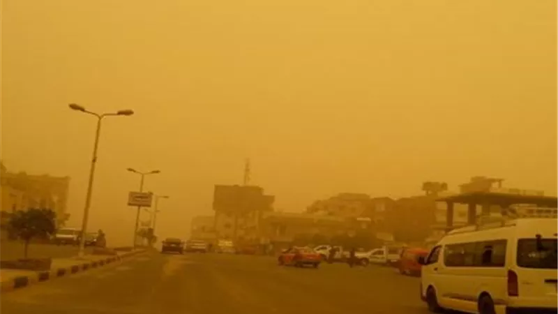 عواصف ترابية تضرب مدينة الغردقة
