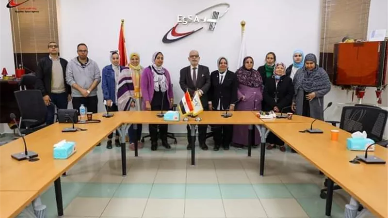 علوم القاهرة:جولة داخل معامل وكالة الفضاء للمصرية