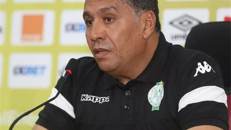 الرجاء المغربى يوجه فرمانا لـ رشيد الطاوسي قبل مباراة الإياب امام الأهلى
