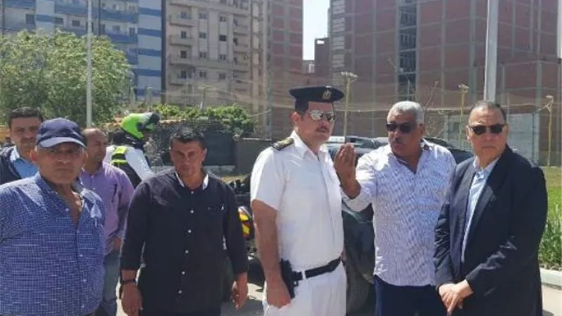 محافظ الشرقية يؤكد على سرعة الانتهاء من رصف وتطوير طريق الرملية بالزقازيق