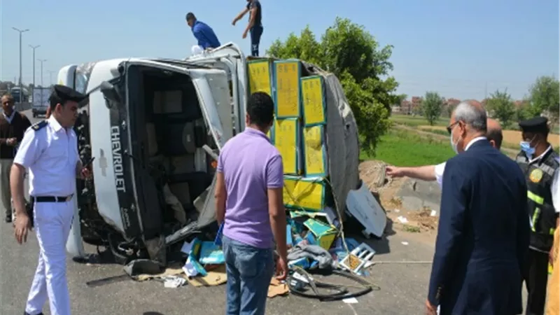 الهجان يتوقف ليطمئن علي حادث مروري بقها.. ويوجه بنقل المصابين لمستشفى قليوب