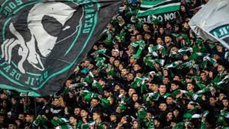 تخفيض اعداد جماهير الرجاء فى مواجهة الاهلى .. أول تعليق من الفريق المغربى