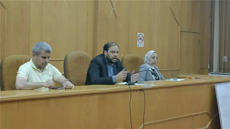 صحة الإسماعيلية تناقش المستلزمات الطبية والرواكد بالمستشفيات ..صور