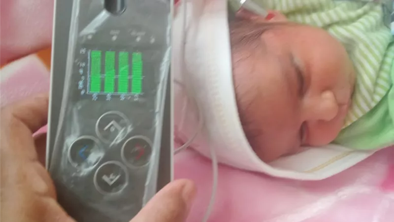 ضمن مبادرة السمعيات ..توقيع الكشف الطبي على 11 ألف طفلاً حديث الولادة بمراكز المنيا